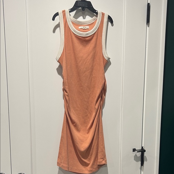 Rouched peach-colored girls’ dress size 14/16 (XL) - Picture 1 of 4